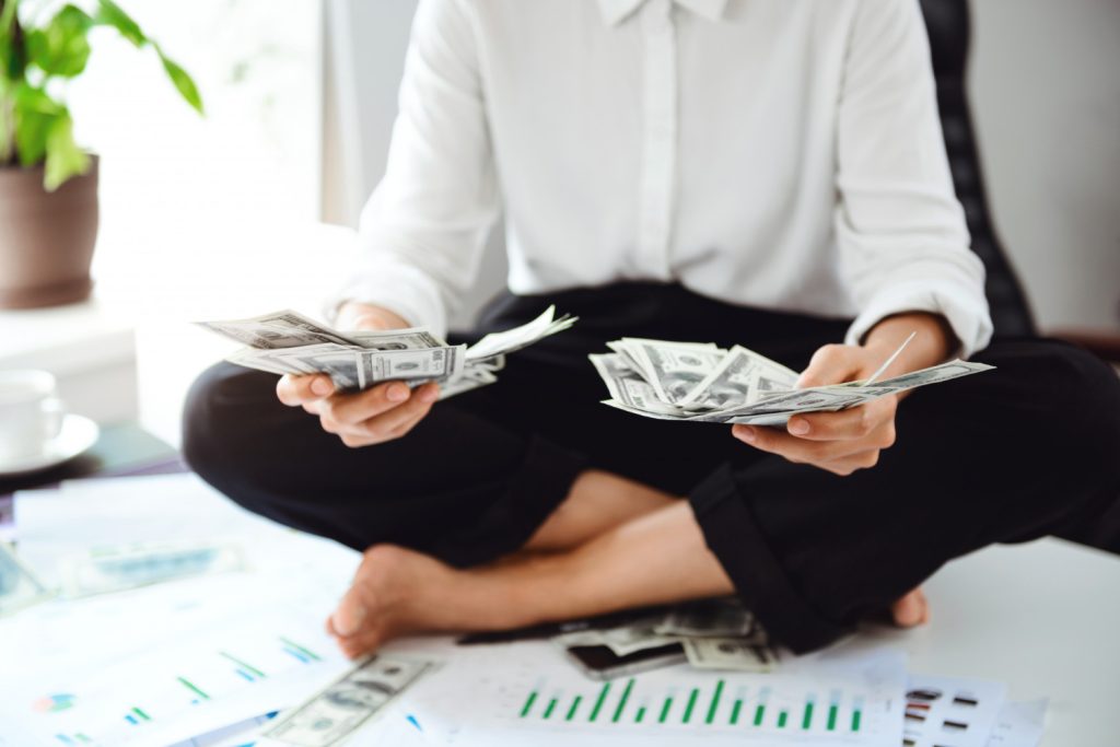 How Small Businesses Can Simplify Cash Flow With Invoice Factoring | StrategyDriven Managing Your Finances Article