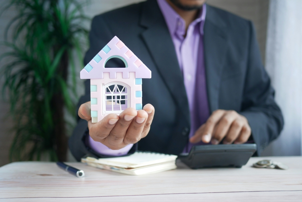 Wholesale Property Investment vs. Flipping: Which Strategy Wins? | StrategyDriven Entrepreneurship Article