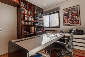 StrategyDriven Practices for Professionals Article |Home office|Kitting Out Your Home Office: Desks