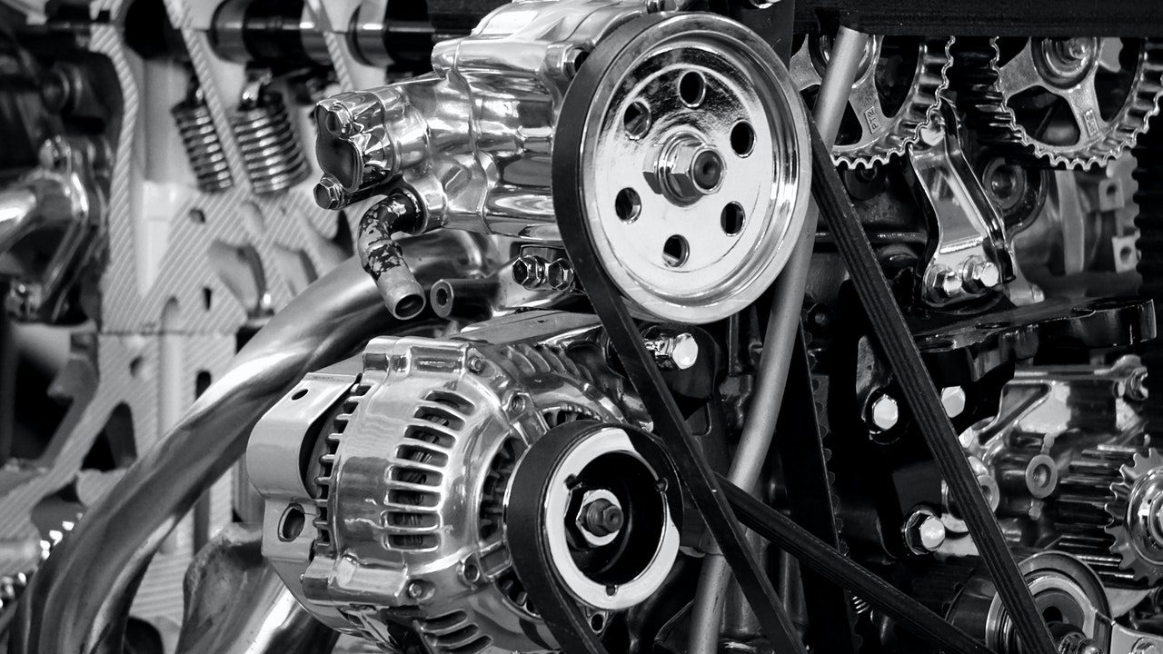 StrategyDriven Professional Development Article | Benefits of Studying Automotive Engineering